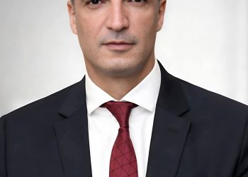 وزارة الصناعة تنفي تصريحات منسوبة لوزير الصناعة بشأن المصانع المتعثرة